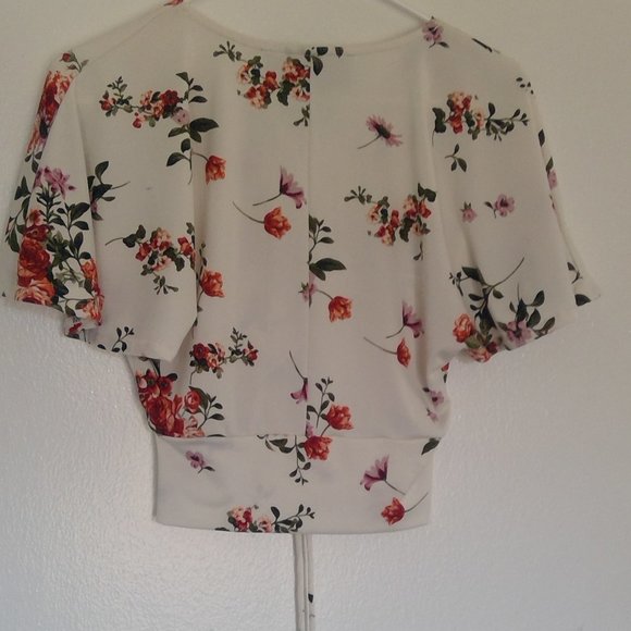 CUTE TOP - Picture 2 of 5